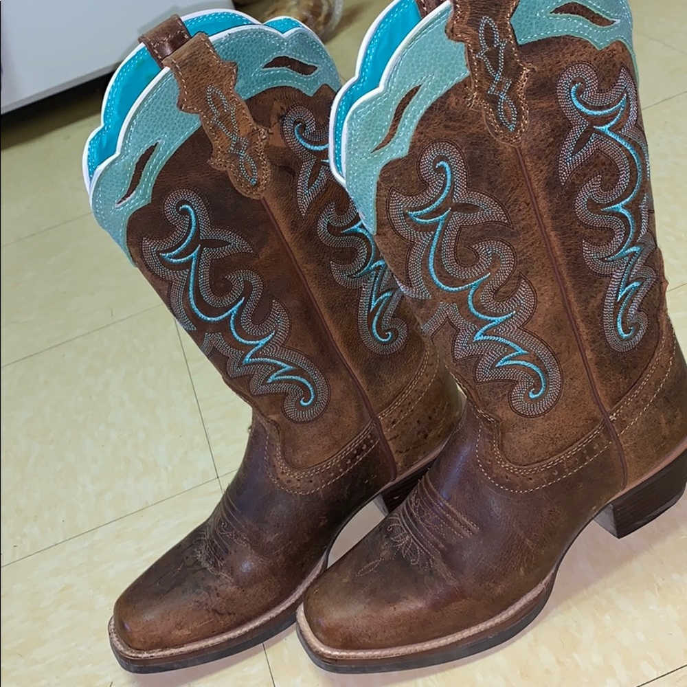 Square toe boots